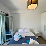 House Theasis - Allparos Φάρος